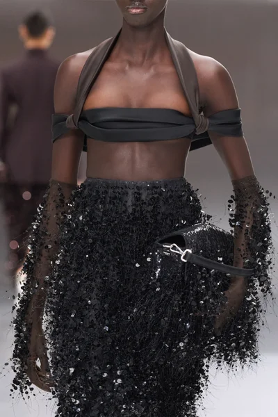 Look 13